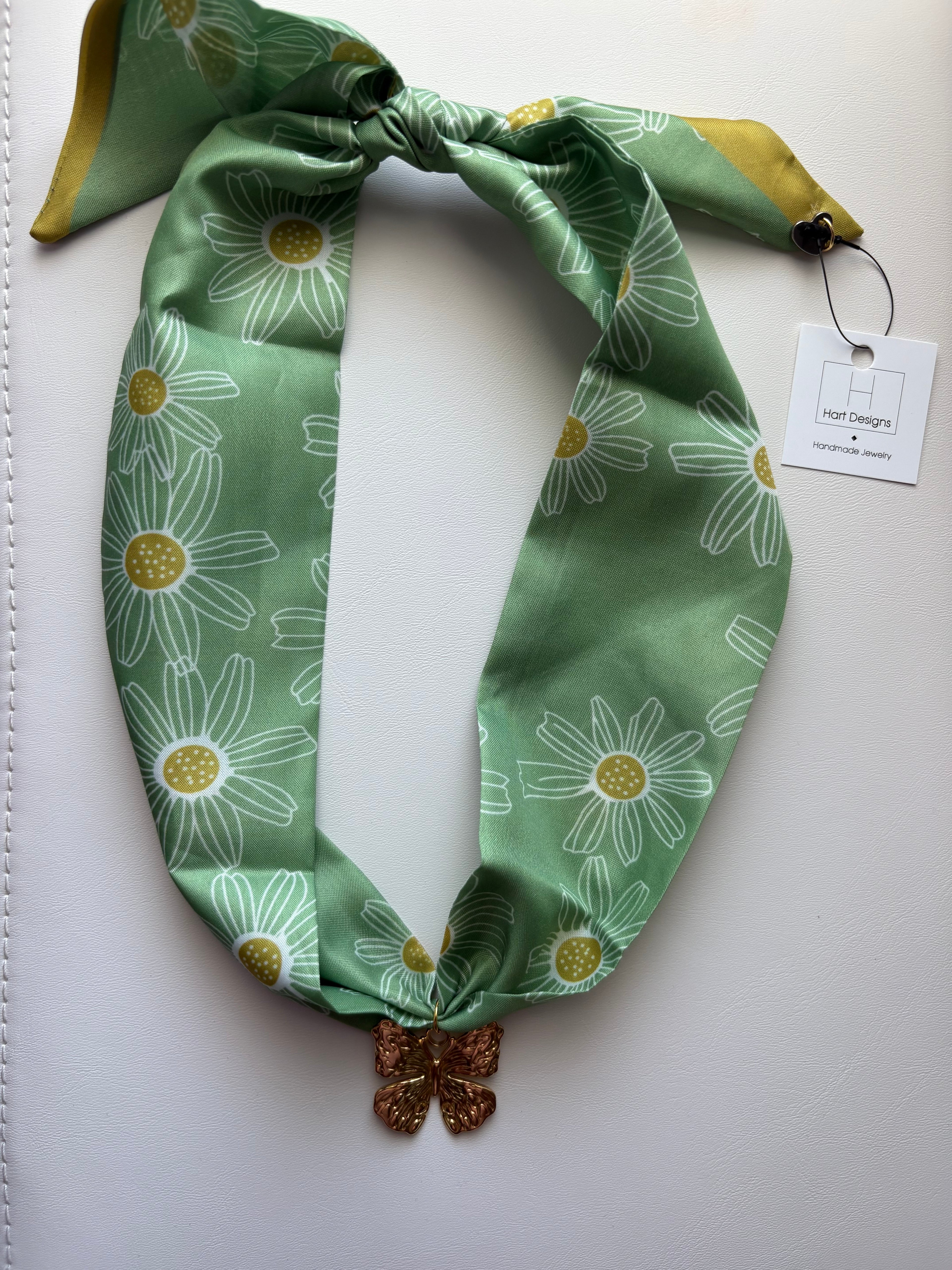 Daisy Scarf Necklace