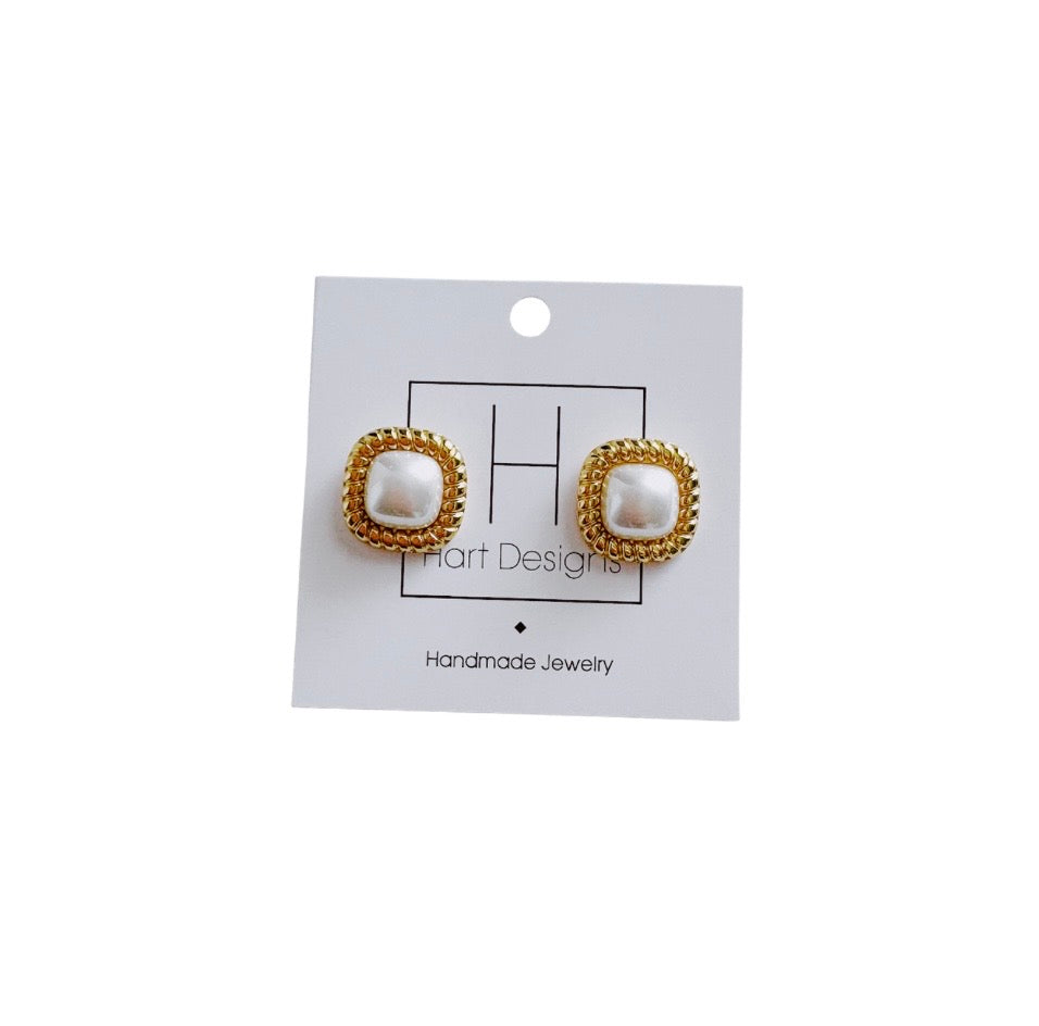 Endless Pearl Studs